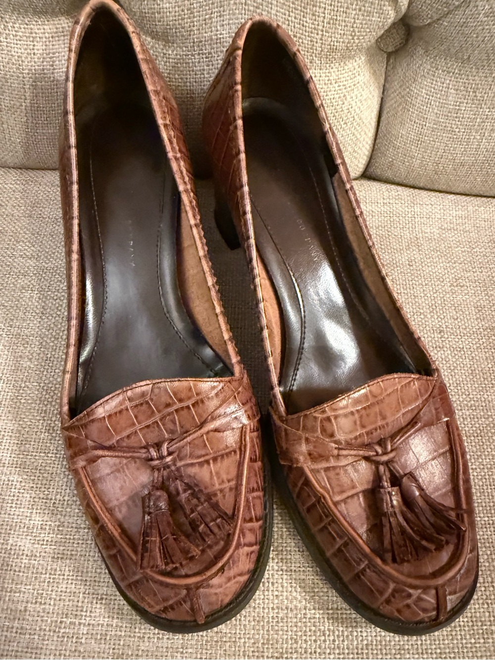 Nine & Co. Brown Croc-Embossed Tassel Loafers Size 7.5 equestrian Office work